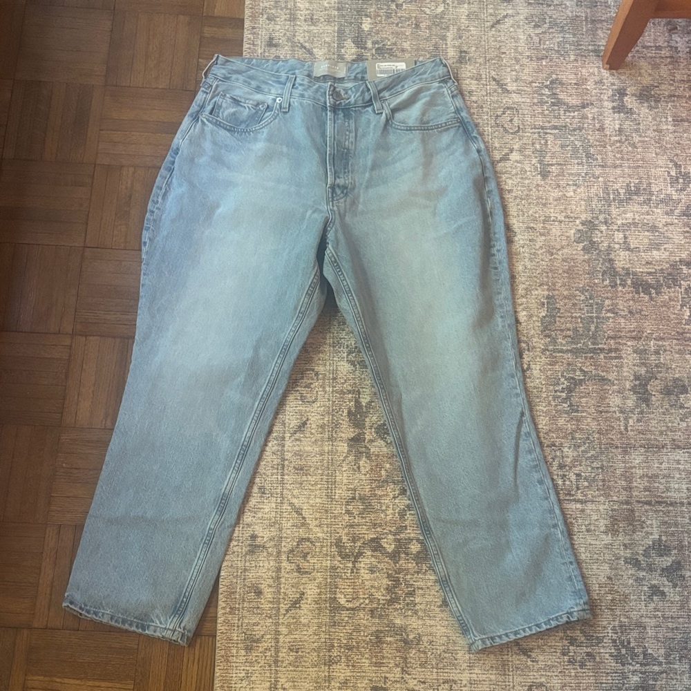 Everlane curvy 90’s cheeky straight jeans 32 vintage sun bleached blue